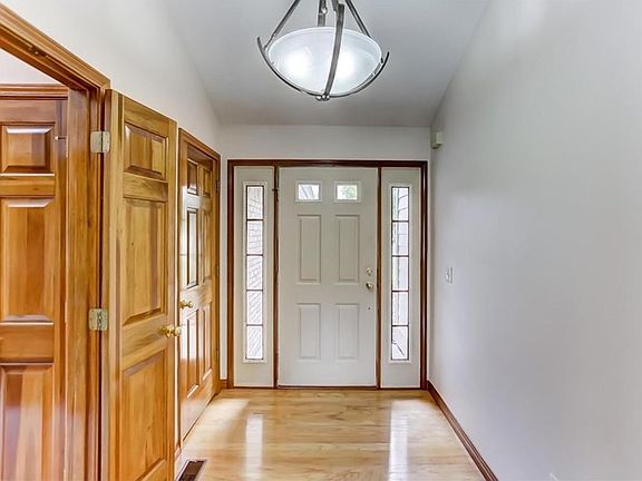 3rd image of 300 Box Elder Dr