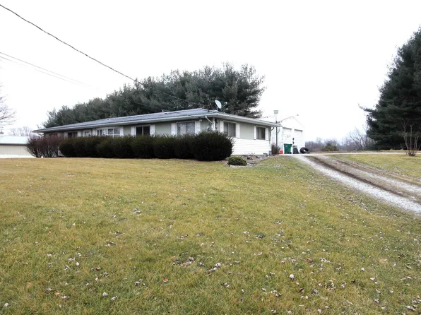 413 E 7th St, Burlington, IN 46915