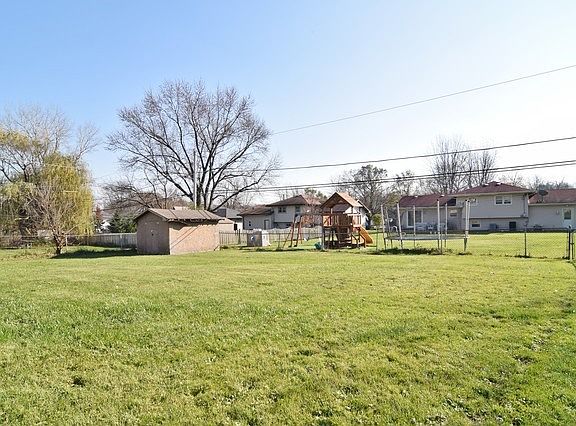 3rd image of 29W075 Bolles Ave