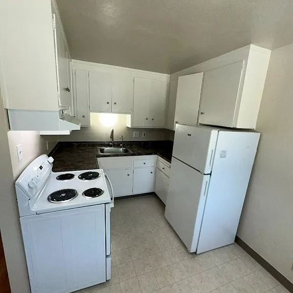 586 Berry Ave #3 — Photo 3