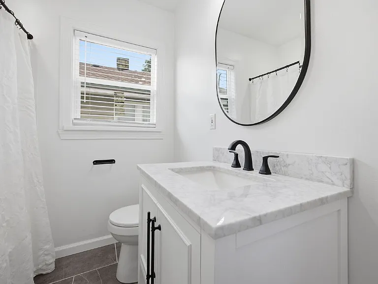 1714 Richmond Ave — Photo 12