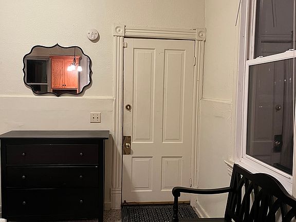 2nd image of 682 Robert St S APT 3