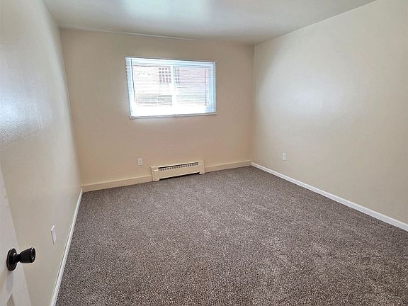 4th image of 208 Flintridge Dr