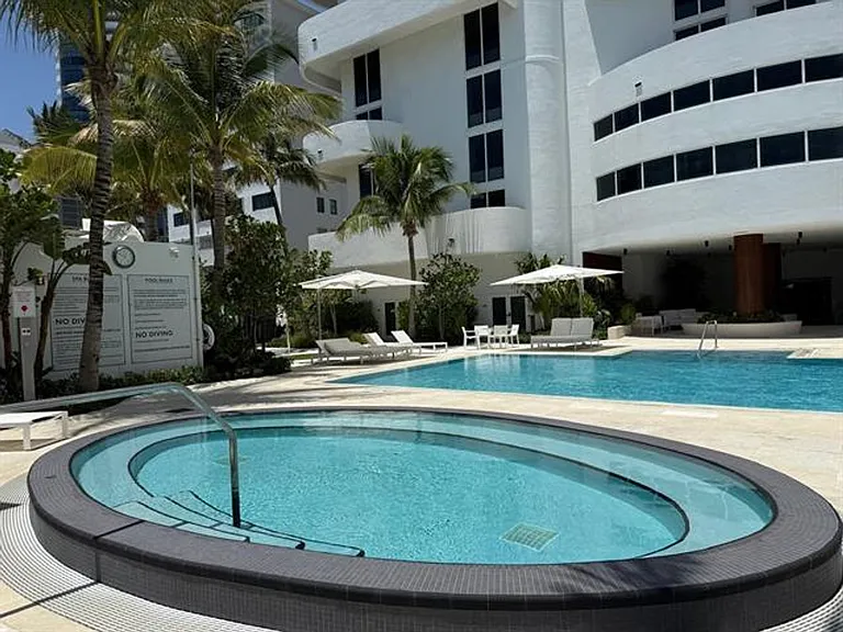 6365 Collins Avenue Cu #811 — Photo 21