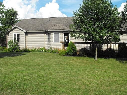 4th image of 854 Terrace Dr