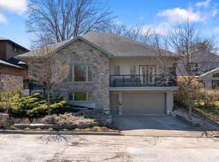 4 Rodman Hall Dr, Saint Catharines, ON L2S 1P2