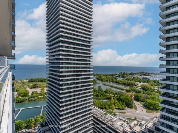 33 Shore Breeze Dr, Toronto, ON