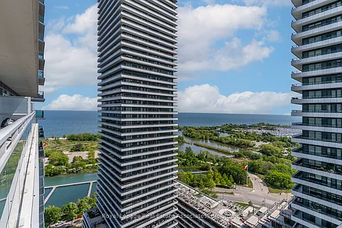 33 Shore Breeze Dr Photo 1