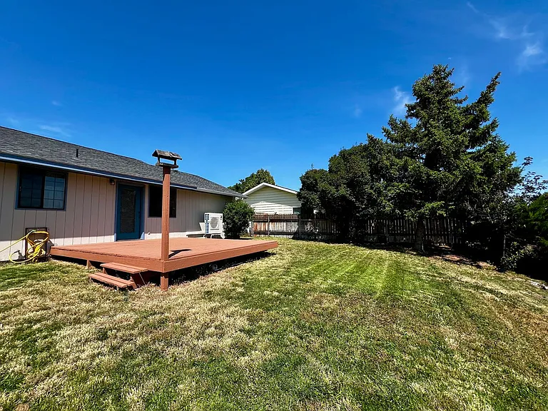 7410 W Walnut St — Photo 19