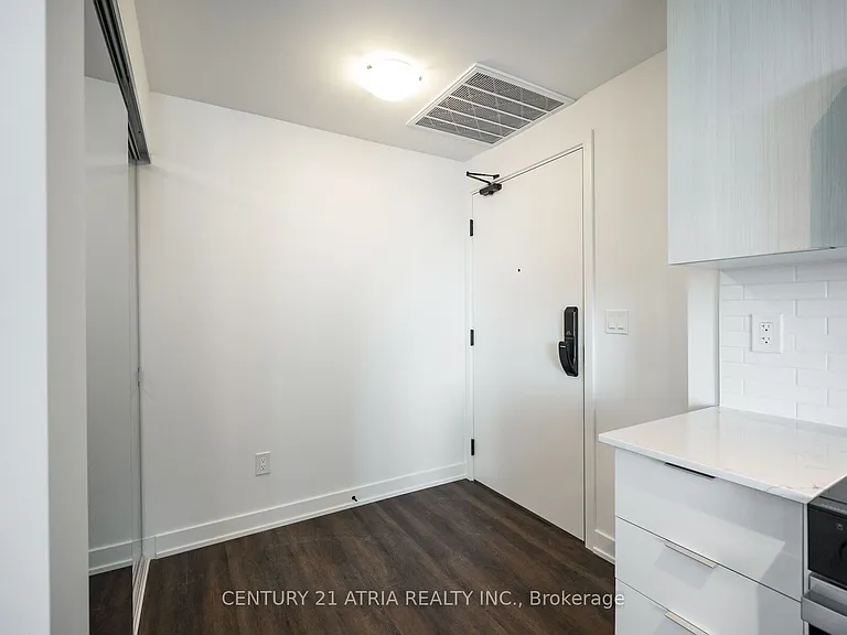 2075 Lakeshore Rd #1109 — Photo 4