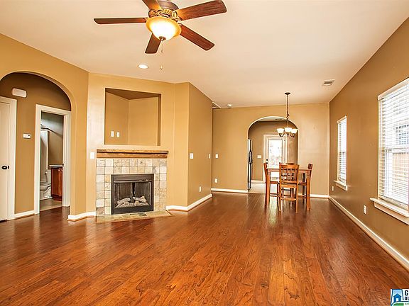 4th image of 400 Hathaway Ln