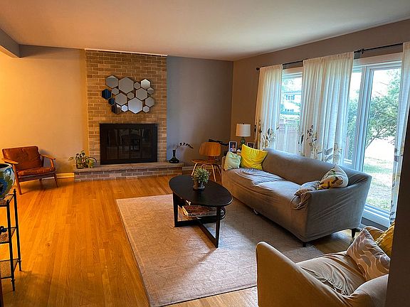 4th image of 905 Castlewood Ln