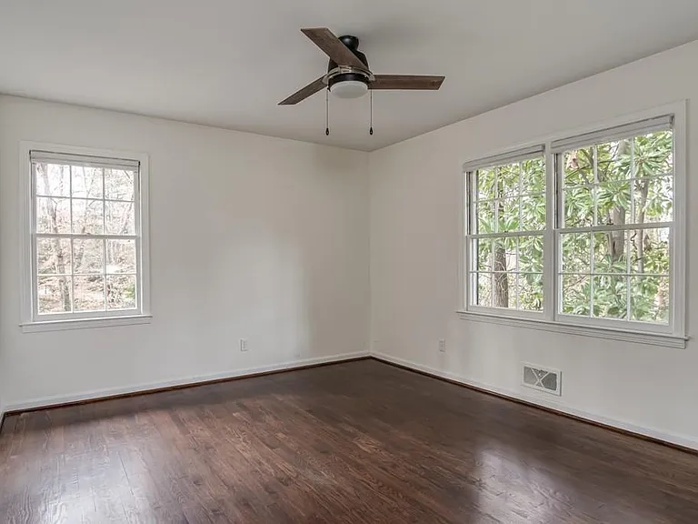 4601 Club Cir NE — Photo 12