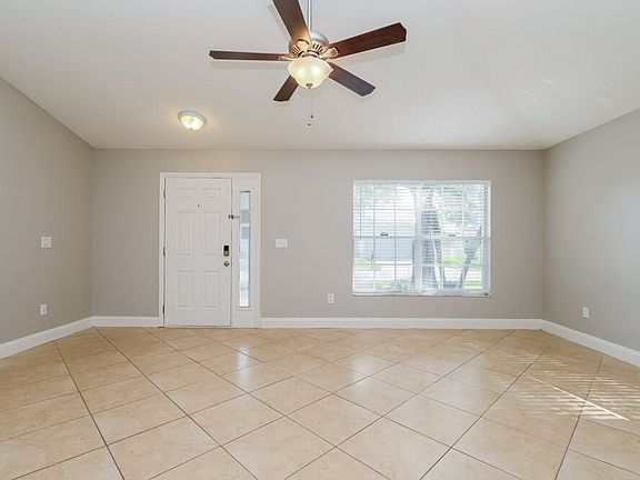 4th image of 1540 Chepacket St