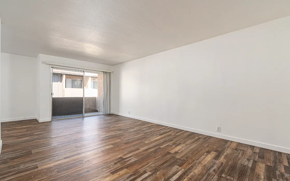 2 bed, 1200 sqft, $2,899 — Photo 4