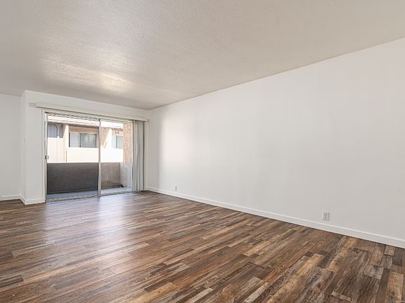 4th image of 10137 Woodley Ave #234