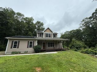 421 Log Rd, Smithfield, RI 02917