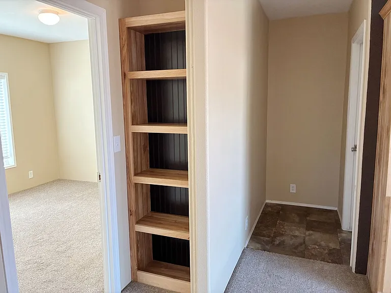 2203 N Travis Way — Photo 8