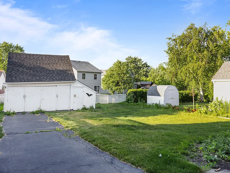 1304 Dean St — Photo 32