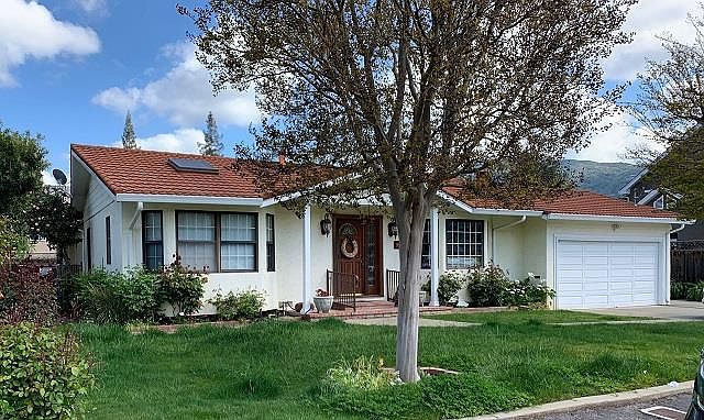 1st image of 16332 E La Chiquita Ave