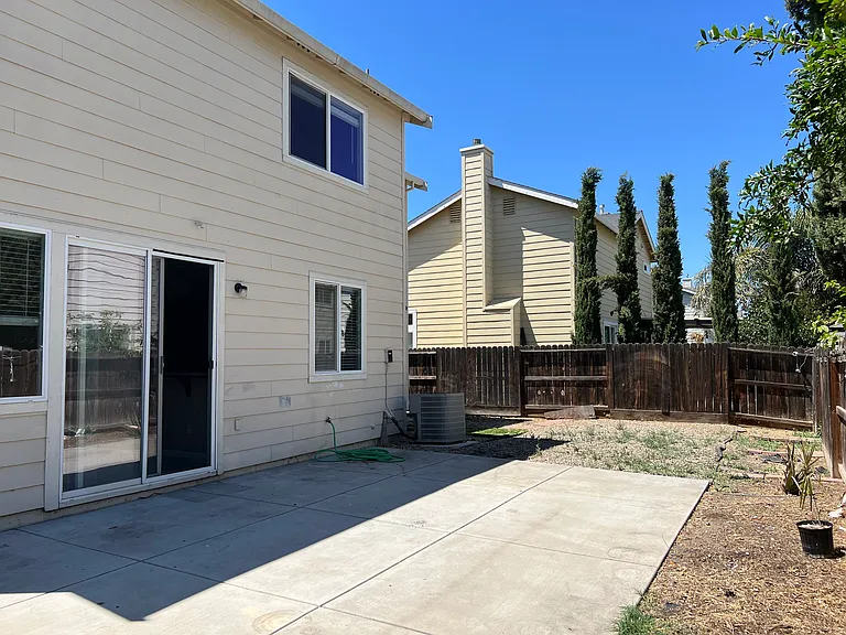 1476 Gentry Ln — Photo 14