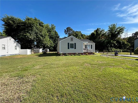 3rd image of 2905 Irisdale Ave
