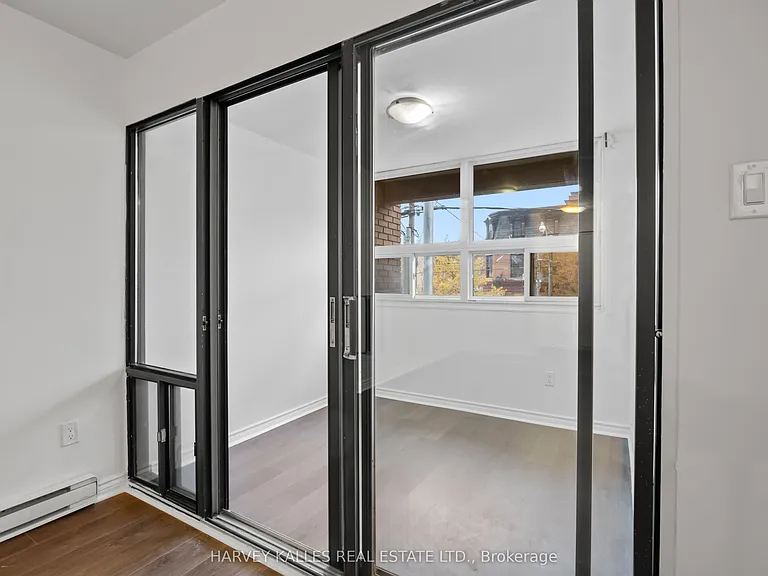 353 Queen St W #10 — Photo 19