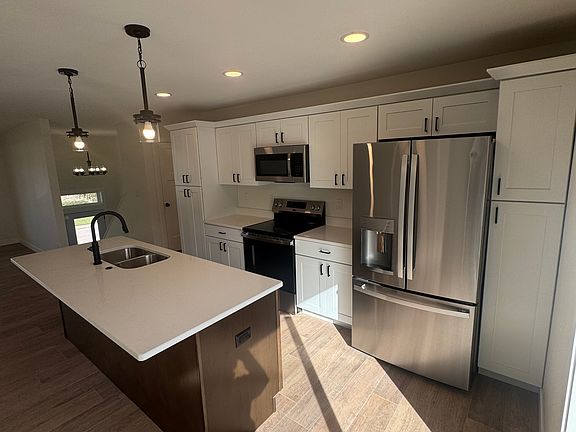 4th image of 6108 Lynbrook Dr