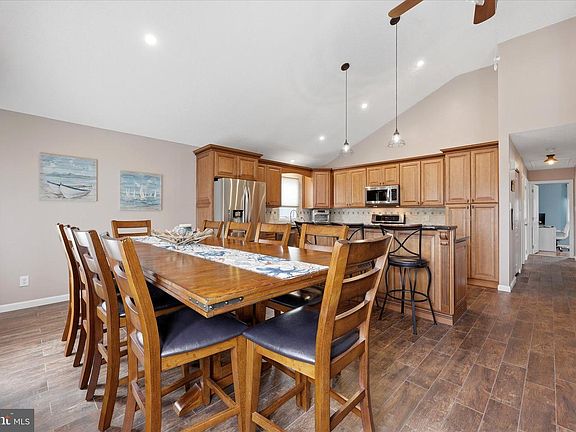 5th image of 1312 Vardon Rd