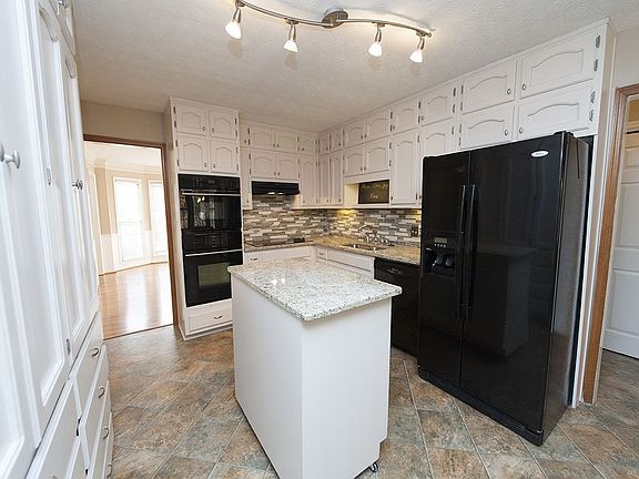 3rd image of 2250 Chadds Creek Dr