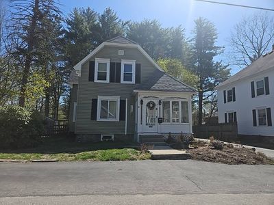 14 Pleasant St, Derry, NH, 03038