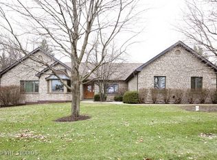 6201 Hidden Oak Dr, Crystal Lake, IL 60012