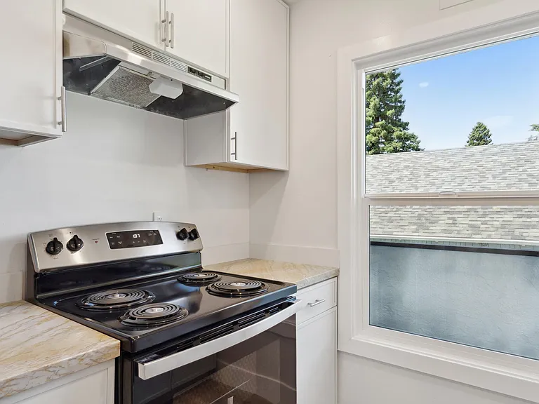 3441 Laguna Ave #2 — Photo 35