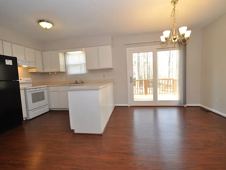 109 Misty Ct — Photo 5