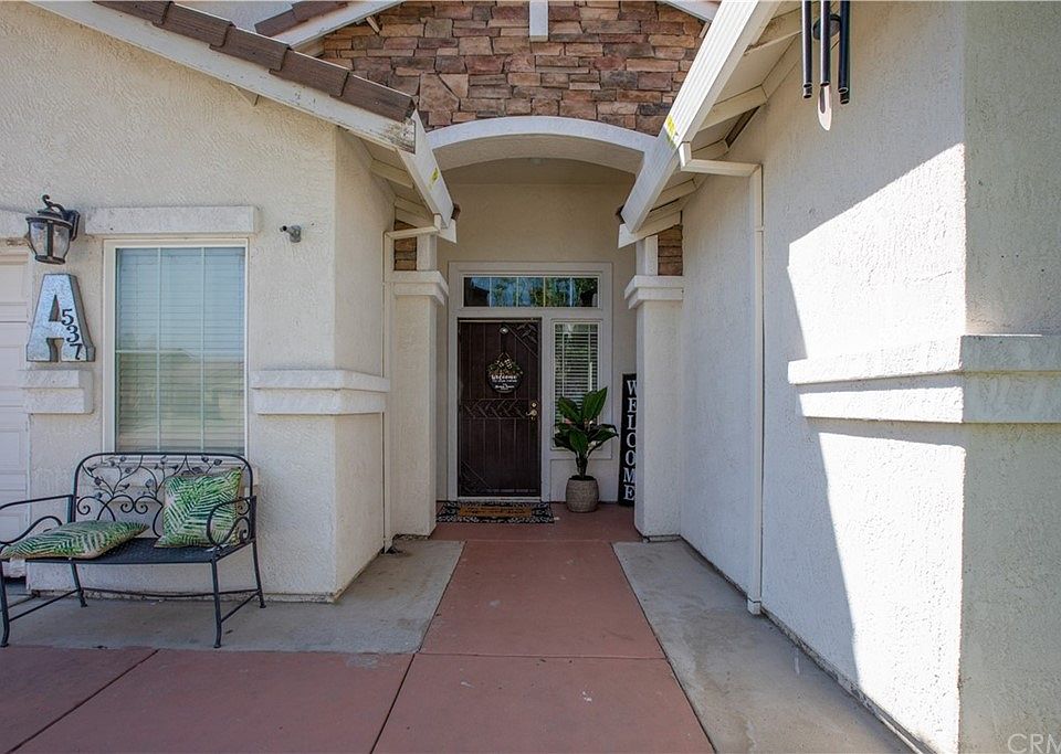 1st image of 537 Vina Ct