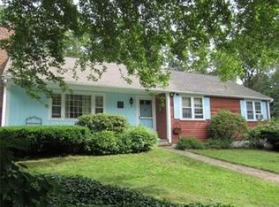 2 Rowley Ln, Yarmouth Port, MA 02675