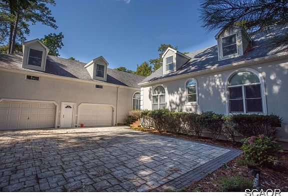 2nd image of 102 Glade Cir W