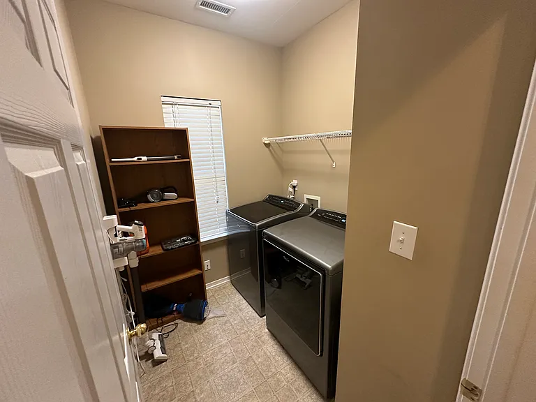 404 Treybrooke Dr — Photo 22