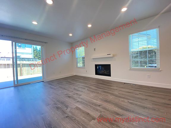 5th image of 2557 Aaron Dr