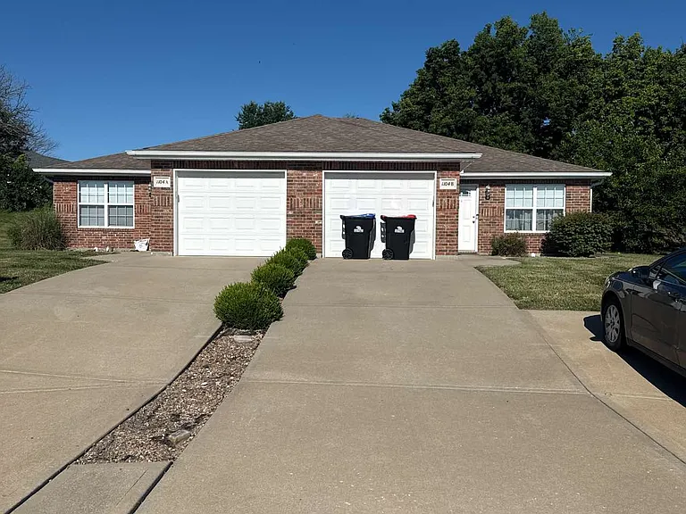 1104 Kimmy Ln #B — Photo 1