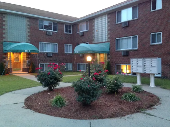 101 N Broadway St #106, Rumford, RI 02916