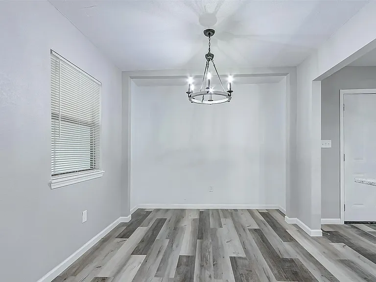 5914 Carew St — Photo 9