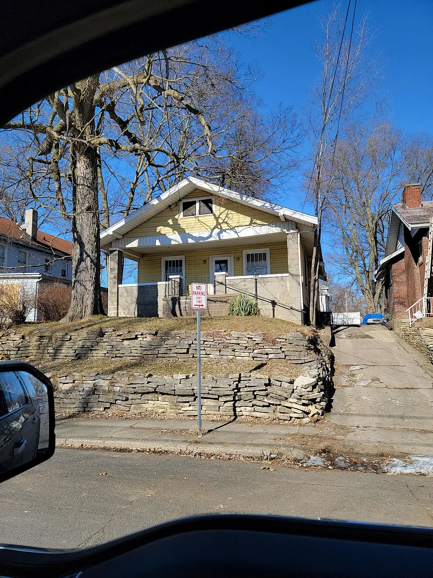 119 E Thrush Ave photo 1