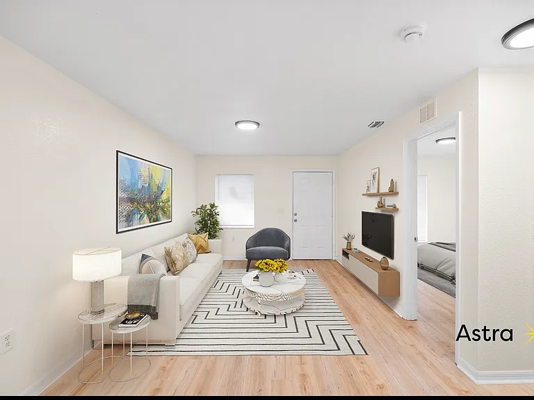 966 22nd Ave S #101 — Photo 1