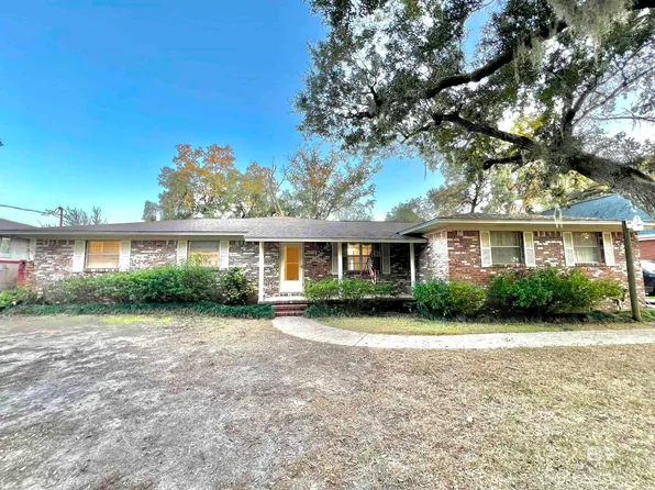 9182 Bay View Dr, Lillian, AL 36549