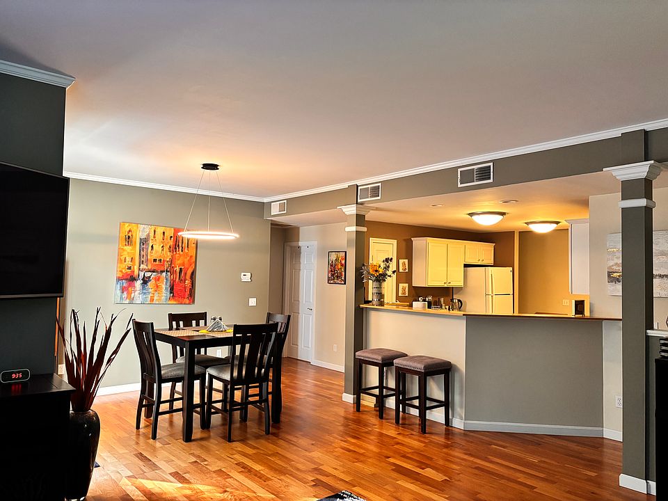 Living/dining room