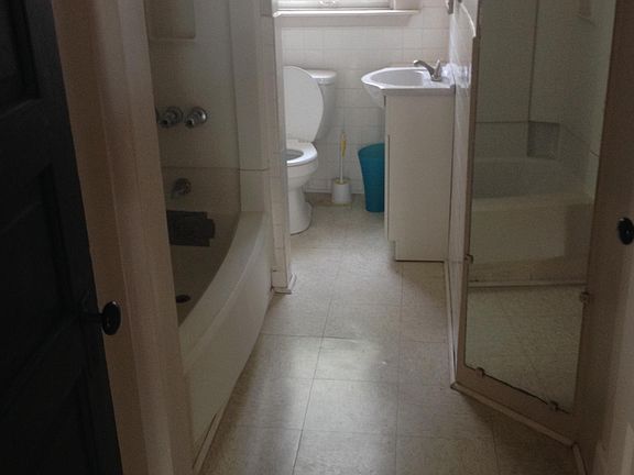 4th image of 1476 Worthington St