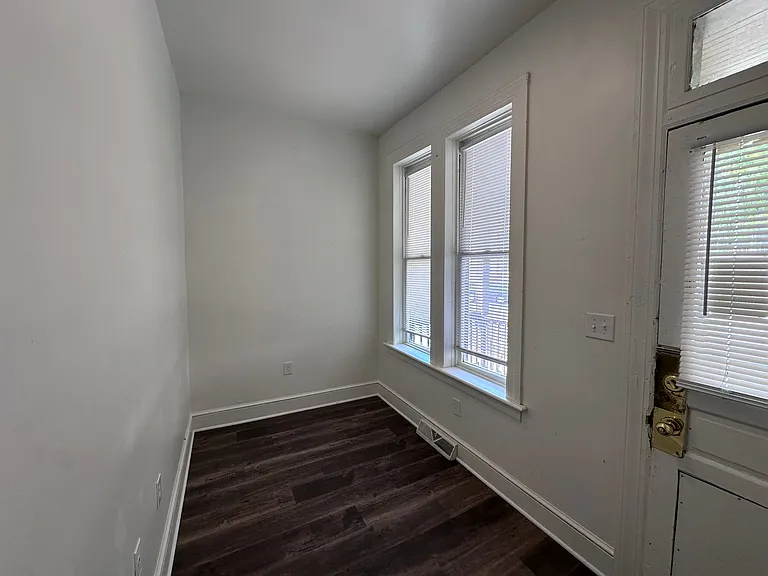 35 N Newberry St #7 — Photo 6