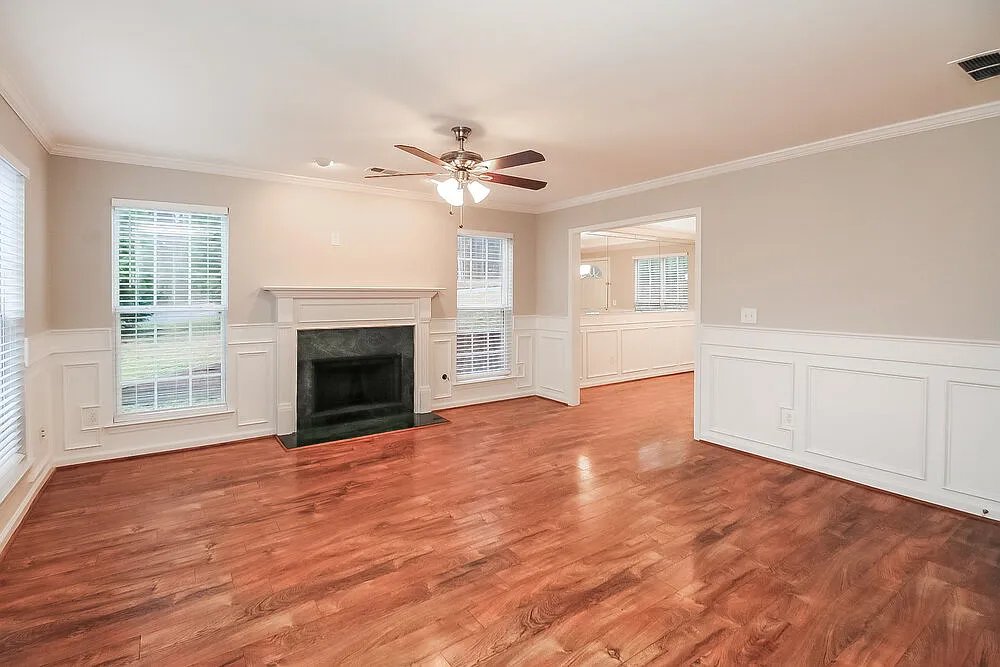 3 bed, 2.5 bath, 1620 sqft, $2,185 — Photo 4