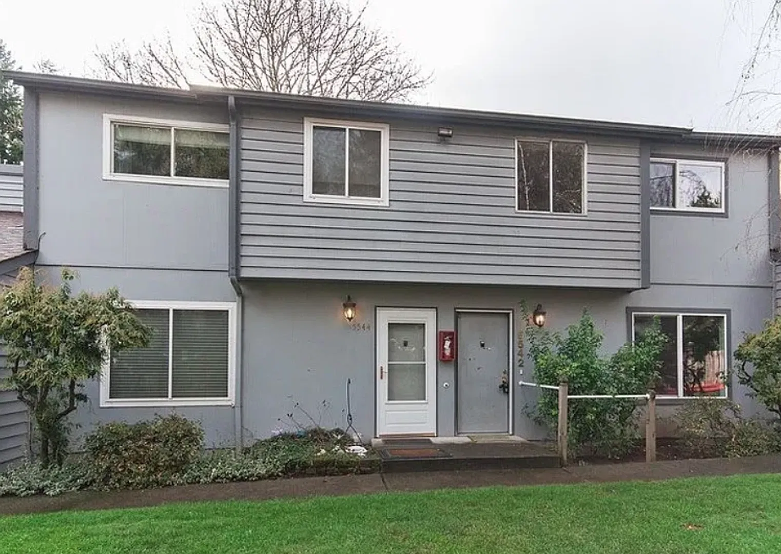 Updated Beaverton Townhome with Garage & Community Pool — Photo 1